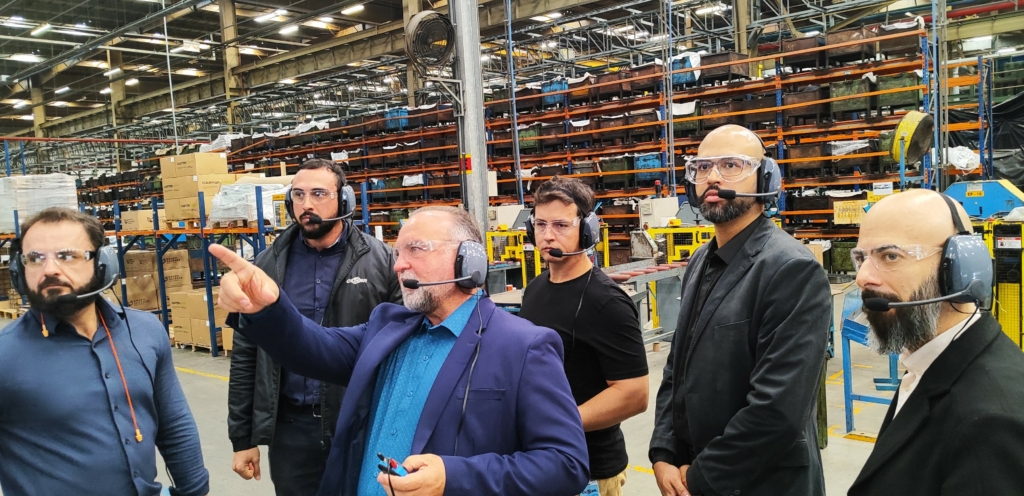 Caterpillar visita a fábrica da Ciser